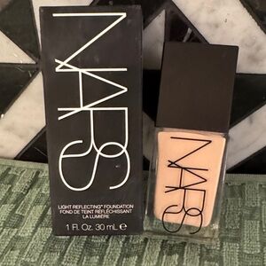 NWT NARS Light Reflecting Foundation - OSLO